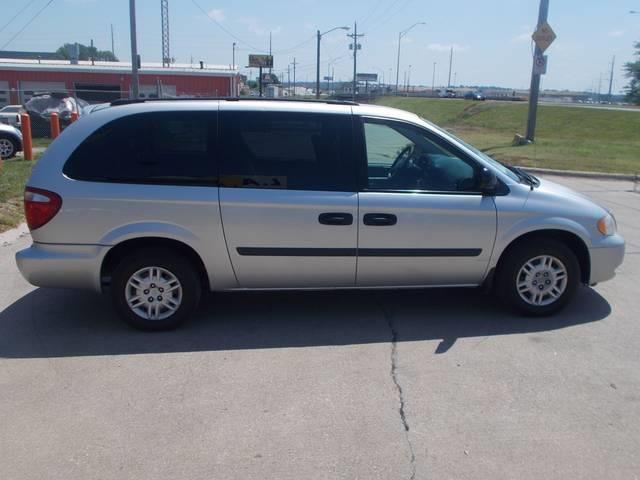 Dodge Grand Caravan 2005 photo 2