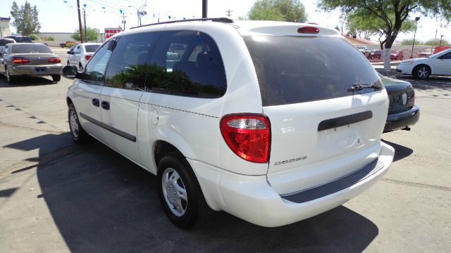 Dodge Grand Caravan 2005 photo 2