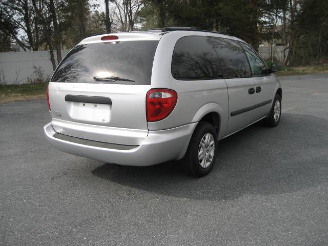 Dodge Grand Caravan 2005 photo 2