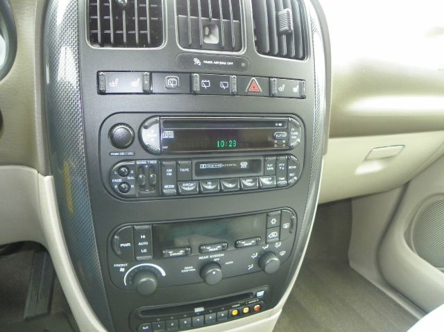 Dodge Grand Caravan 2005 photo 17