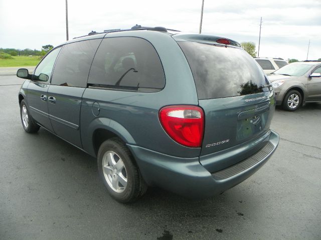 Dodge Grand Caravan 2005 photo 2