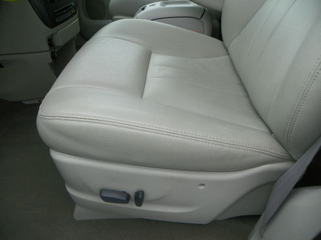 Dodge Grand Caravan 2005 photo 20