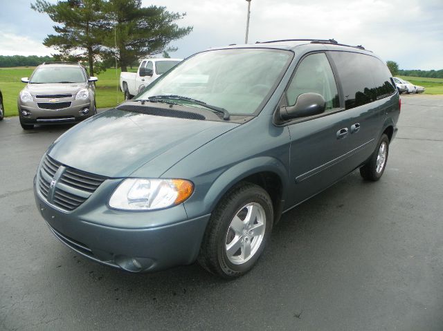 Dodge Grand Caravan 2005 photo 28