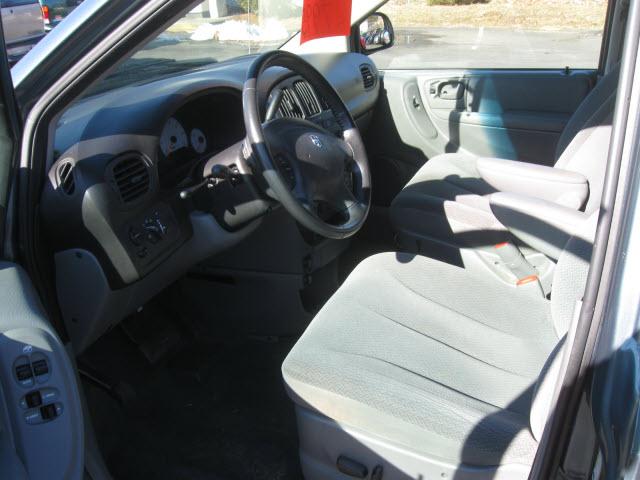 Dodge Grand Caravan 2005 photo 2