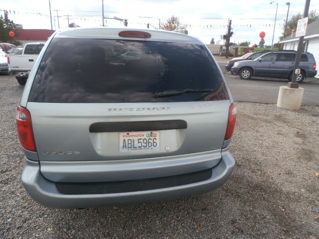 Dodge Grand Caravan 2005 photo 3