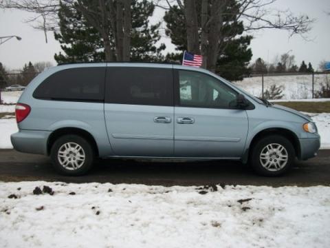 Dodge Grand Caravan 2005 photo 3