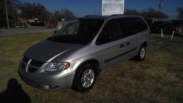 Dodge Grand Caravan 2005 photo 3