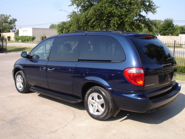 Dodge Grand Caravan 2005 photo 2