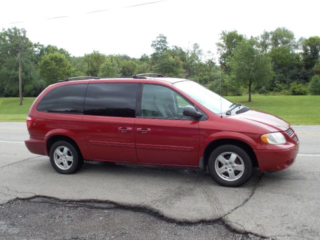 Dodge Grand Caravan 2005 photo 2