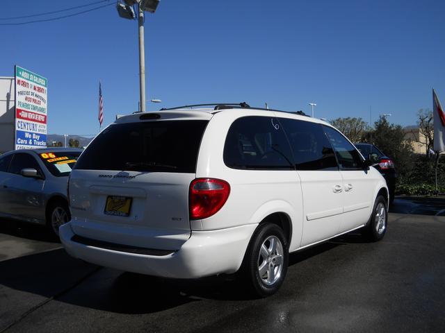 Dodge Grand Caravan 2005 photo 1