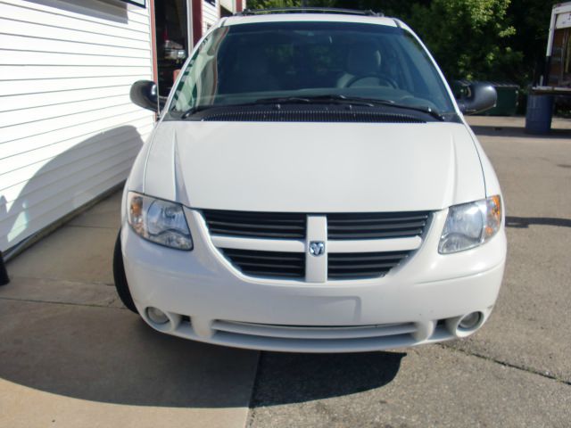 Dodge Grand Caravan 2005 photo 3