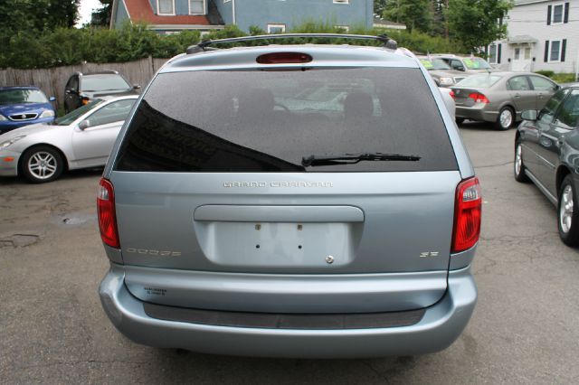 Dodge Grand Caravan 2005 photo 2