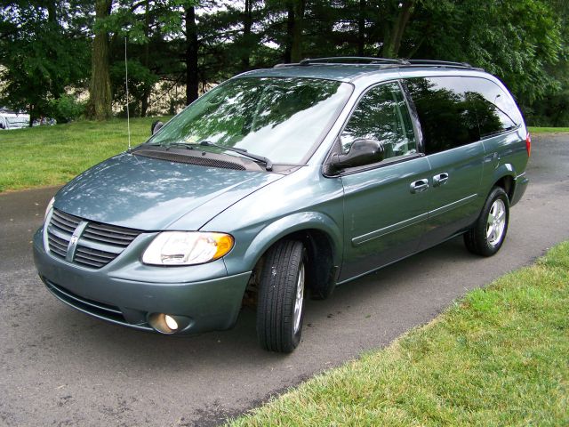 Dodge Grand Caravan 2005 photo 1