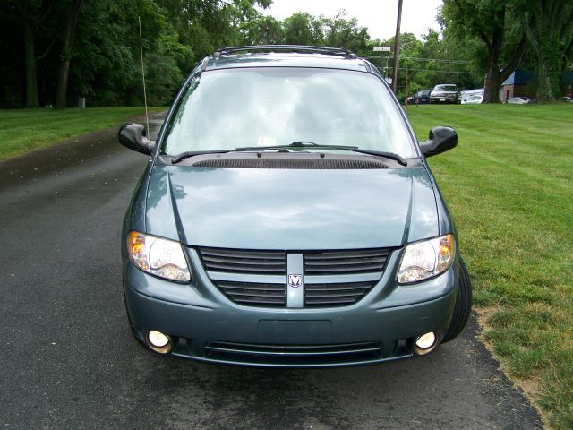 Dodge Grand Caravan 2005 photo 3