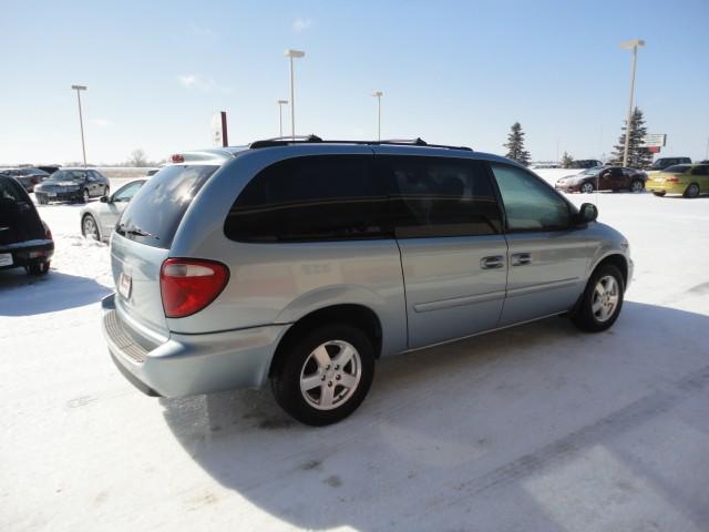 Dodge Grand Caravan 2005 photo 2