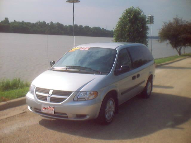 Dodge Grand Caravan 2005 photo 2