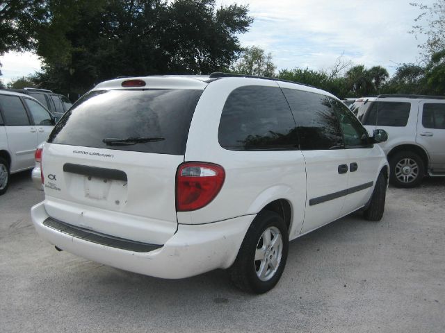 Dodge Grand Caravan 2005 photo 2