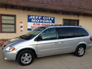 Dodge Grand Caravan 2005 photo 2