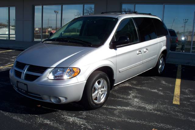 Dodge Grand Caravan 2005 photo 2