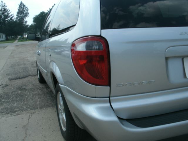 Dodge Grand Caravan 2005 photo 2