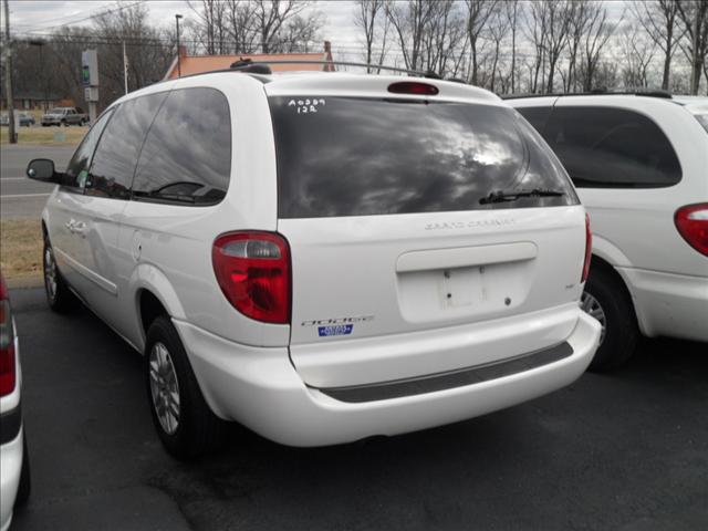 Dodge Grand Caravan 2005 photo 2