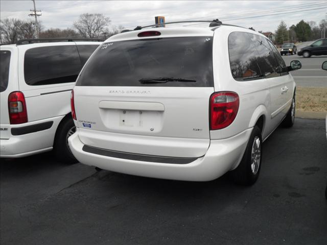 Dodge Grand Caravan 2005 photo 3