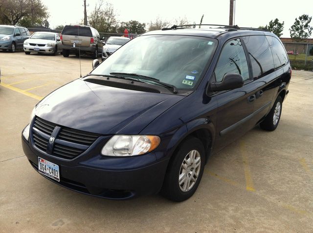 Dodge Grand Caravan 2005 photo 2