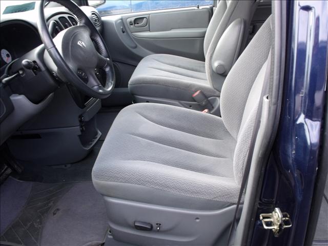 Dodge Grand Caravan 2005 photo 2