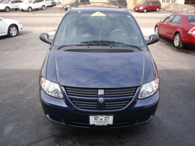 Dodge Grand Caravan 2005 photo 1