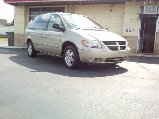 Dodge Grand Caravan 2005 photo 2