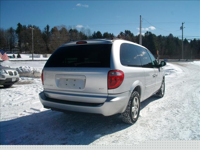 Dodge Grand Caravan 2005 photo 2