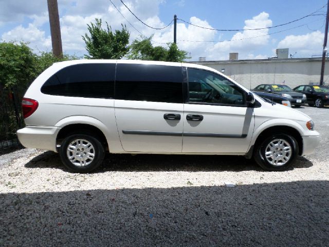 Dodge Grand Caravan 2005 photo 2