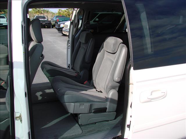 Dodge Grand Caravan 2005 photo 3