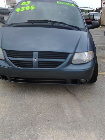 Dodge Grand Caravan 2005 photo 2