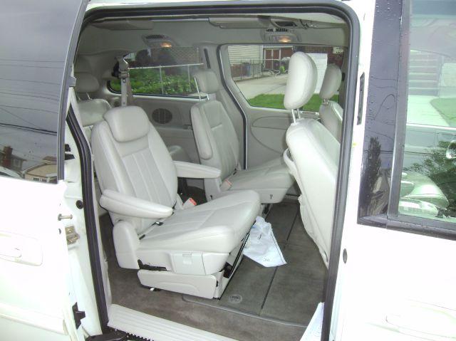 Dodge Grand Caravan 2005 photo 1