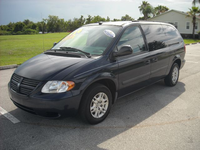 Dodge Grand Caravan 2005 photo 3