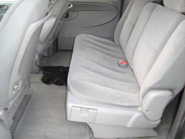 Dodge Grand Caravan 2005 photo 2