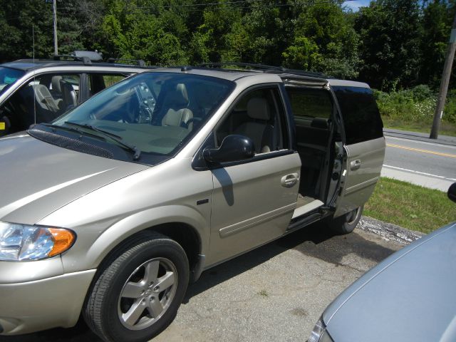 Dodge Grand Caravan 2005 photo 1