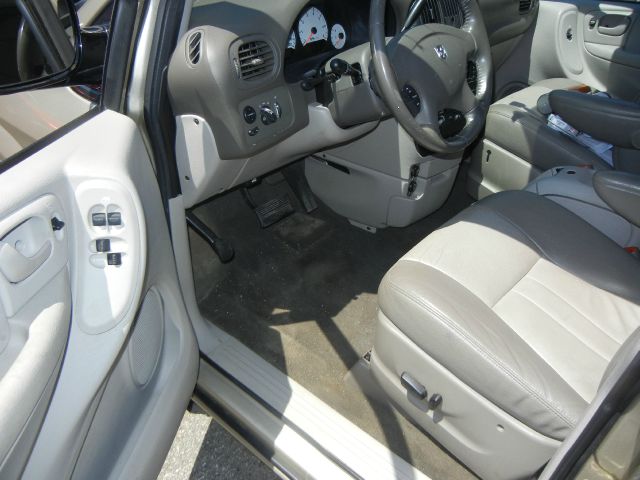 Dodge Grand Caravan 2005 photo 3