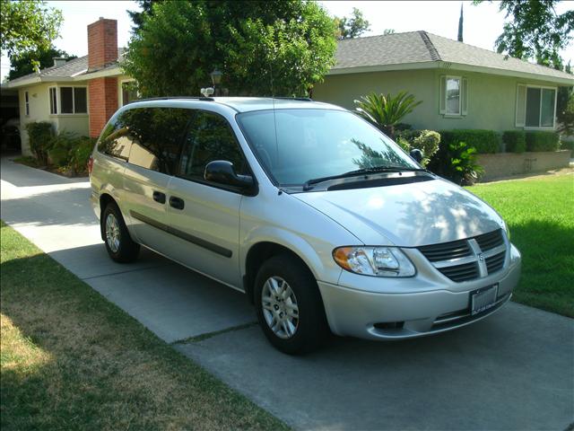 Dodge Grand Caravan 2005 photo 2