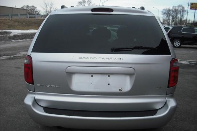 Dodge Grand Caravan 2005 photo 3