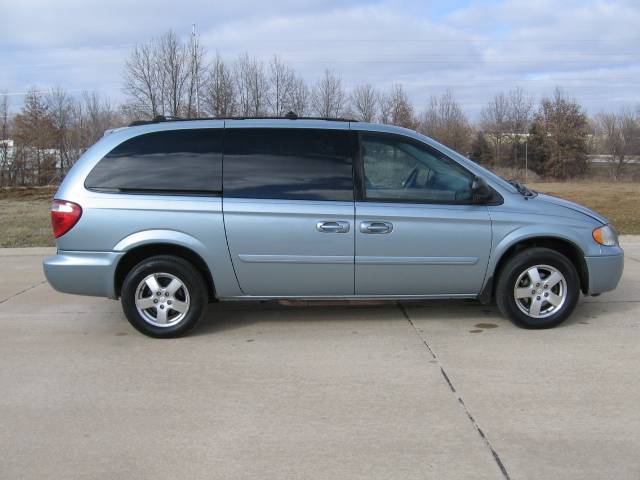 Dodge Grand Caravan 2005 photo 3