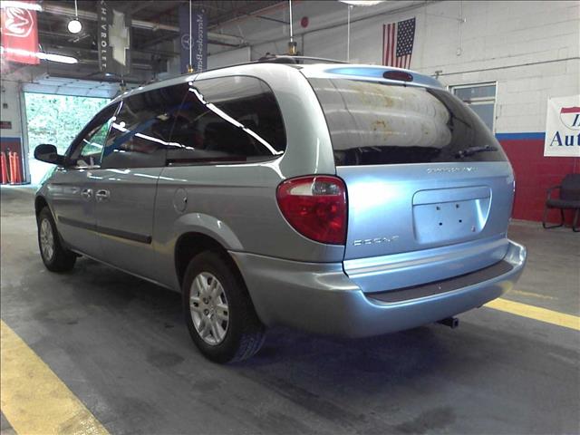 Dodge Grand Caravan 2005 photo 2