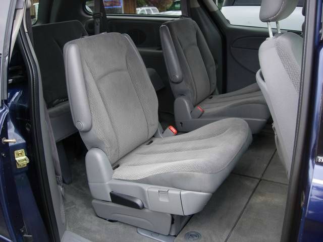 Dodge Grand Caravan 2005 photo 3