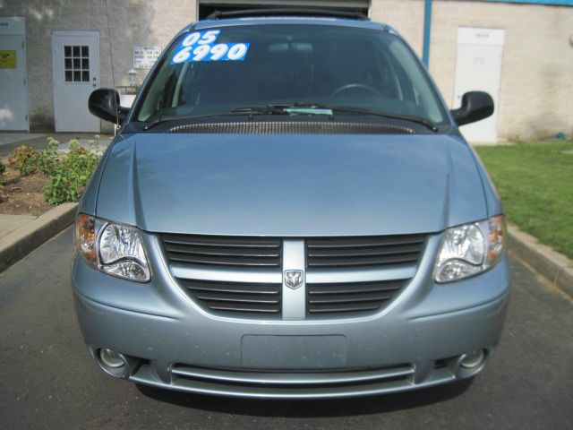 Dodge Grand Caravan 2005 photo 3