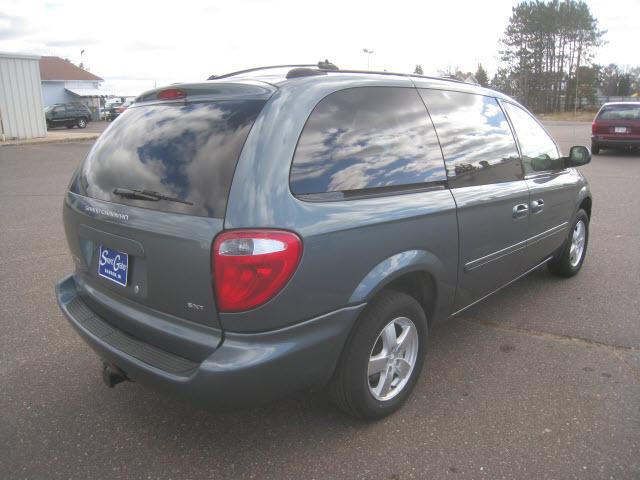 Dodge Grand Caravan 2005 photo 1