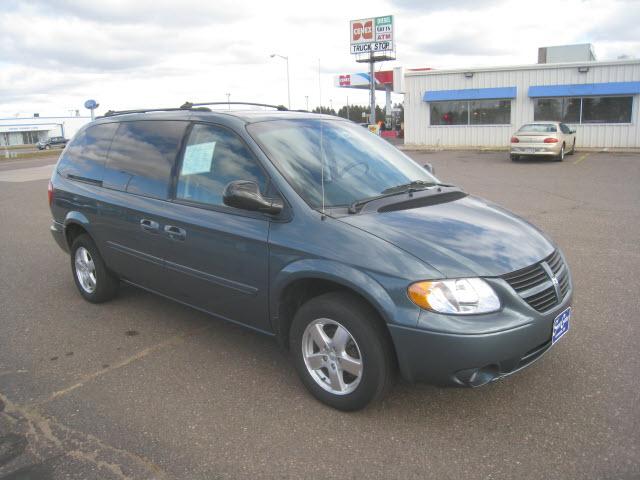 Dodge Grand Caravan 2005 photo 2