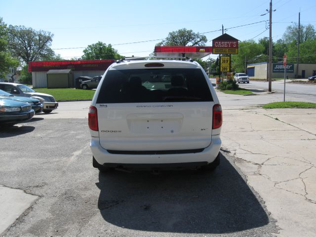 Dodge Grand Caravan 2005 photo 2