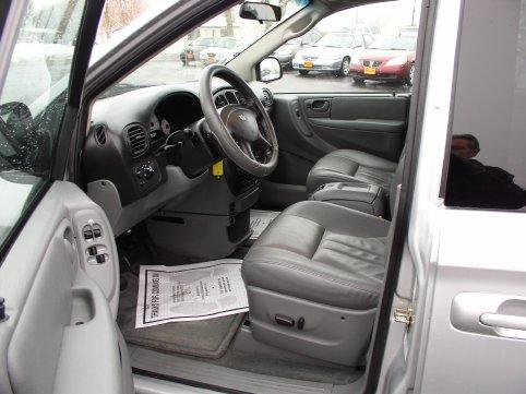 Dodge Grand Caravan 2005 photo 3