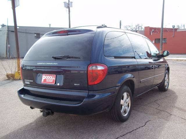 Dodge Grand Caravan 2005 photo 1